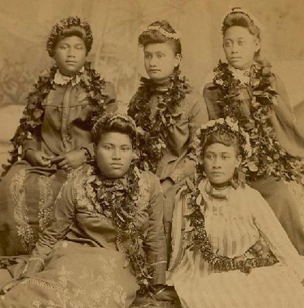 Hawaiian ladies NAA Photo Lot 76-24