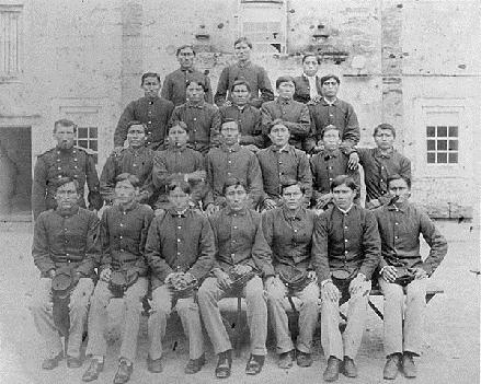 Indian prisoners with Lieutenant Richard H. Pratt 3